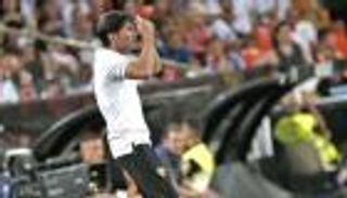 مدرب فالنسيا يحقق انتصاره الـ100 في الليجا