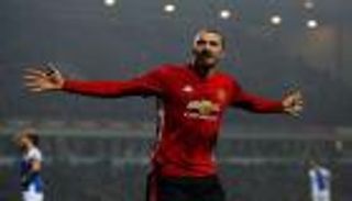 يونايتد يخطط للتوقيع مع "إبرا" مبكرا