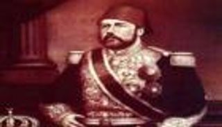 تمثال للخديوي إسماعيل أمام قصر عابدين بالقاهرة قريبا 