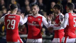 7 أندية تتنافس على مهاجم أرسنال "المنبوذ"
