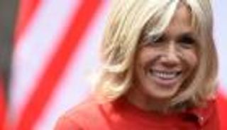 ماكرون يمنح زوجته دورا رسميا بالإليزيه في سابقة تاريخية