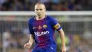 السيتي يترقب موقف إنييستا مع برشلونة