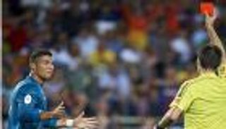 فيديوجراف.. 10 نجوم أسقطتهم البطاقات الحمراء في بداية الموسم الأوروبي