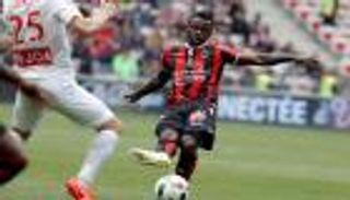 توقيت مفاوضات سيري يغضب نيس من برشلونة