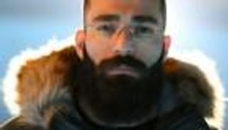 القبض على مغني راب إيراني قتل زوج أمه