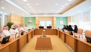 بحث الاجتماع إمكانية استضافة متحف اللوفر أبوظبي لمعرض آثار المملكة 