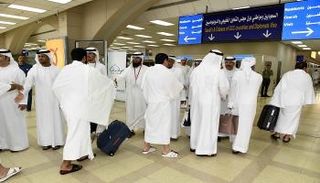 حجاج بعثة الإمارات يصلون إلى السعودية