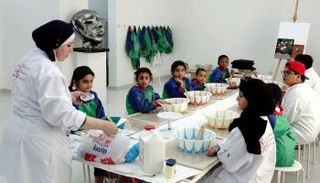 جانب من الورش الفنية