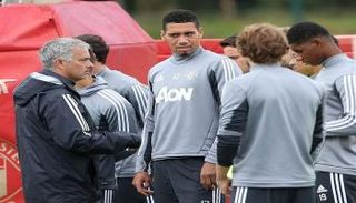 مورينيو يكشف عن طموحاته للاعبي يونايتد