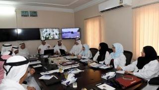 جانب من جلسة بعثة الحج