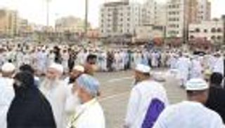 بعثة الحج الإماراتية توزع 153 ألف وجبة بالمشاعر المقدسة عن روح "زايد"