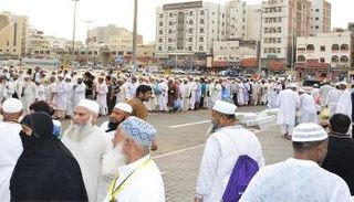 بعثة الحج الإماراتية توزع 153 ألف وجبة بالمشاعر المقدسة عن روح "زايد"