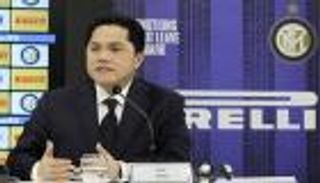 "زلة لسان" تجعل رئيس إنتر مشجعا لميلان