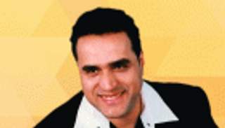 بالفيديو.. طارق فؤاد يبكي بسبب مرضه ويلوم شيرين وأنغام