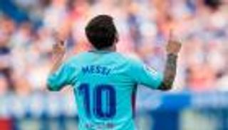 ثنائية ميسي تمنح برشلونة الفوز على ألافيس في الليجا