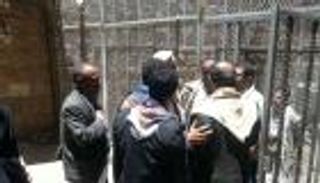 بالوثائق.. الحوثي يطيح بـ29 ضابطا مواليا للمخلوع صالح