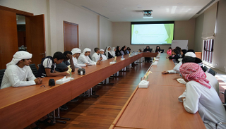 تتراوح أعمار المشتركين بين 10-19 عاماً