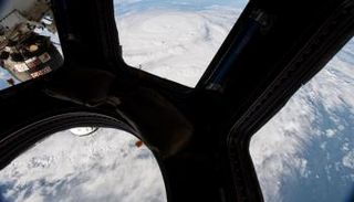 لقطات لإعصار 