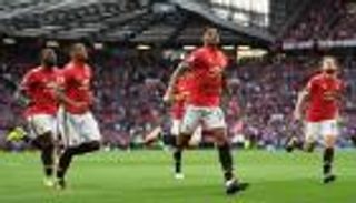 مانشستر يونايتد يكرر إنجاز تشيلسي في 2010