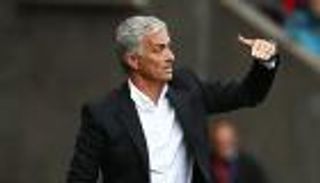 مورينيو يشيد بقوة دكة بدلاء يونايتد