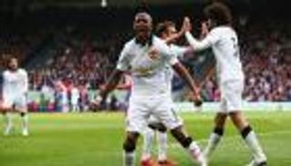 صراع إنجليزي للتعاقد مع لاعب وسط يونايتد