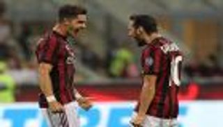 ميلان ونابولي يحصدان فوزهما الثاني في الكالتشيو
