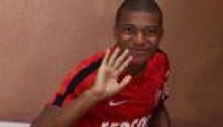 قميص يوفيتيتش يؤشر على رحيل مبابي عن موناكو 