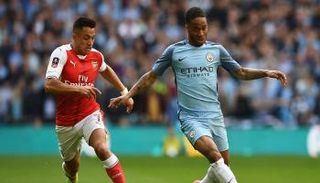 مانشستر سيتي يضحي بستيرلنج لضم سانشيز