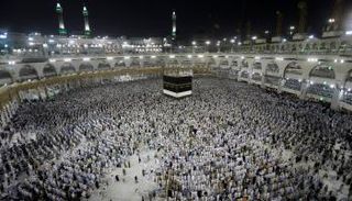 الحجاج يتوافدون على مكة المكرمة