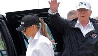 ترامب يصل تكساس لتفقد آثار دمار "هارفي" - رويترز