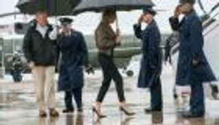 هارفي.. سخرية من كعب ميلانيا وملابس ترامب