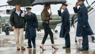 ميلانيا ترتدي الكعب العالي