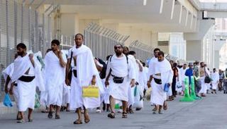 حجاج بيت الله الحرام يتوافدون إلى مشعر منى (أرشيفية)