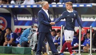 ديشامب يدافع عن جريزمان 