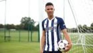 وست بروميتش يضم مدافع أرسنال