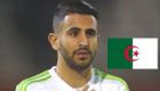 مستقبل محرز يدفعه لمغادرة معسكر الجزائر