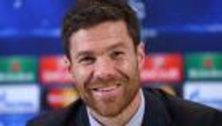 ألونسو يكشف سبب تألق نابولي