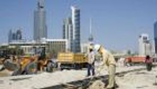 الكويت تتجه للاستغناء عن الوافدين في القطاع العام