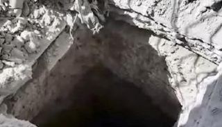 أحد الأنفاق المكتشفة