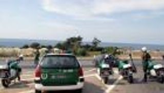 مقتل شرطيين ومدني في هجوم انتحاري بالجزائر