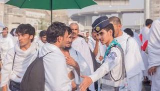 الكشافة السعودية تُرشد حجاج بيت الله 