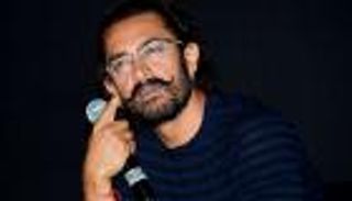 نجم الهند عامر خان يتبرع بـ2.5 مليون روبية لضحايا الفيضانات