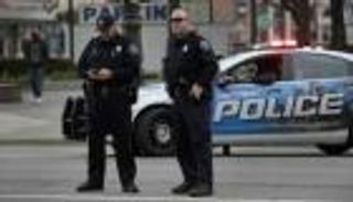 مقتل شرطي وإصابة اثنين آخرين بتبادل إطلاق نار بفندق في كاليفورنيا