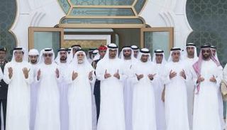 ولي عهد أبوظبي والشيوخ يزورون ضريح المغفور له الشيخ زايد بن سلطان آل نهيان