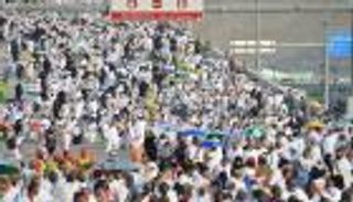 بالصور.. "منى" تستقبل ضيوف الرحمن مهللين مكبرين لرمي جمرة العقبة