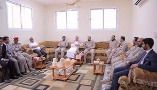 جانب من زيارة بن دغر لمقر التحالف بعدن