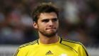 واتفورد يضم حارس اليونان 