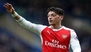 أرسنال يخبر برشلونة بسعر أوزيل