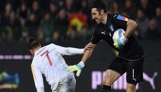 موراتا يصف بوفون بـ 