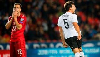 هوملز يستعيد ذكريات مونديال البرازيل بهدف رأسي